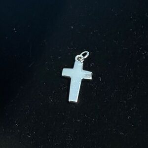 🔺FREE WHEN BUNDLED🔺 Silver Cross Pendant